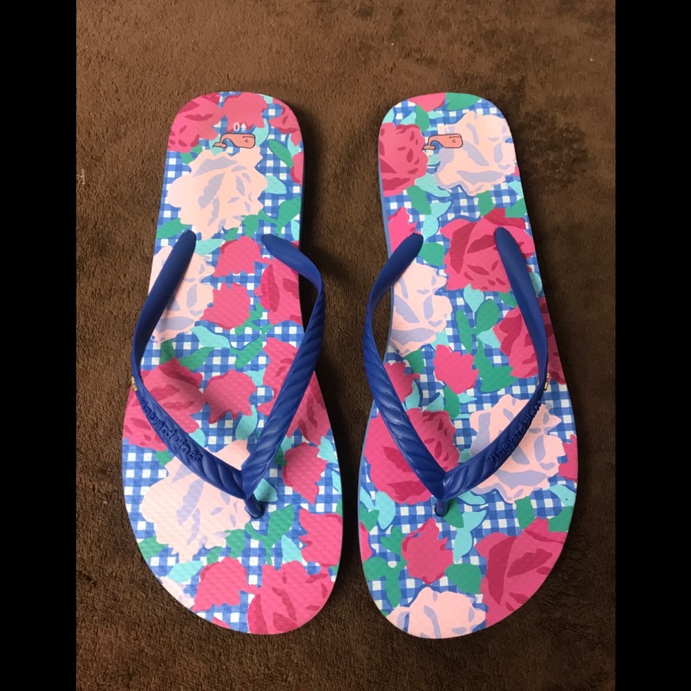 Vineyard vines floral flip flops size 10